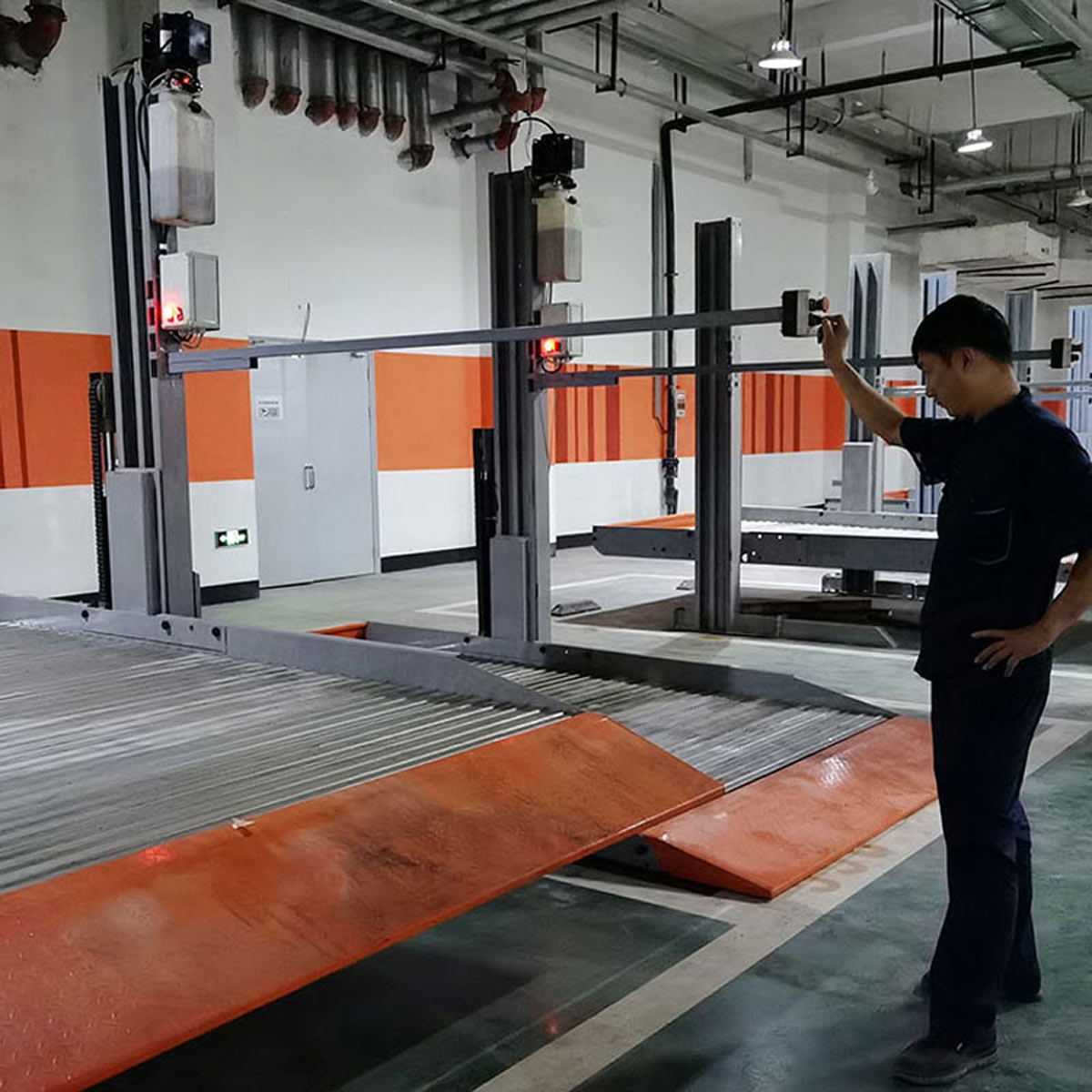 祥云兩柱式機械車庫出租